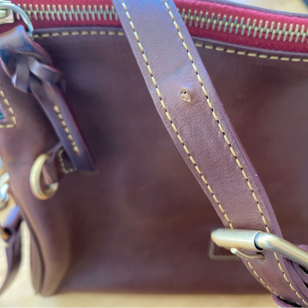 Stunning Dooney and Bourke Bag - Picture 13 of 16